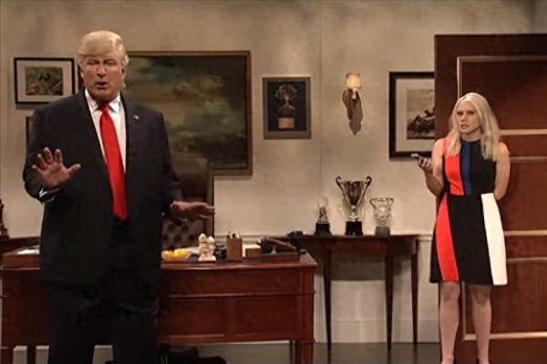 大圣配资 中国短剧杀疯了！特朗普爱上保洁大妈，美国人一边骂一边付费观看