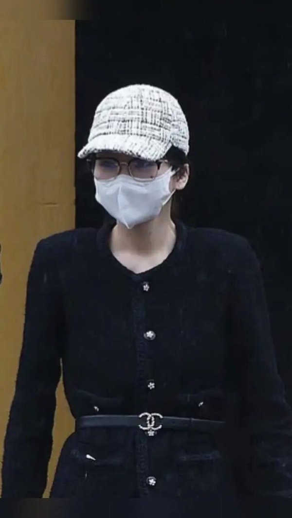 鹰眼策略 有没有一种可能，她不叫杨兰兰，而是叫阳岚蓝呢？